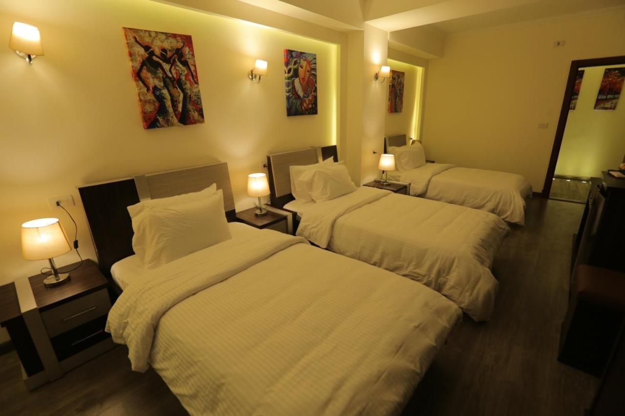 Pyramid Edge Hotel & Exclusive Pyramids View Rooftop Kafrat al Jabal Экстерьер фото